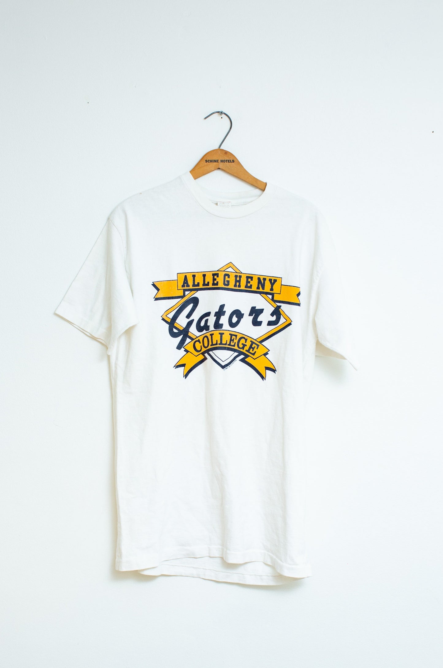 Vintage Allegheny College Gators T-shirt from 1986 Size L