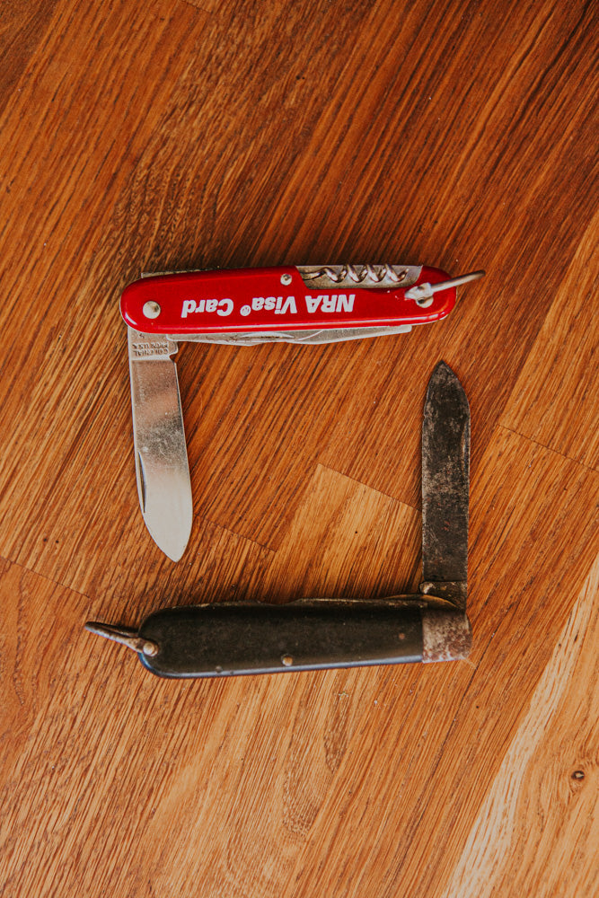 Set of vintage pocket knifes